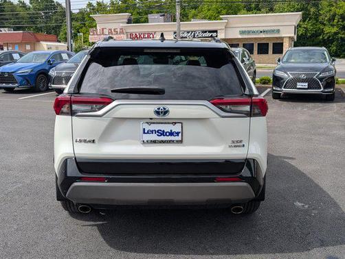 2019 Toyota RAV4 Hybrid SE