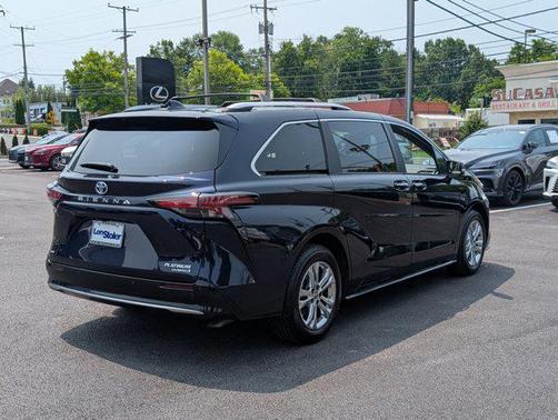 2024 Toyota Sienna Platinum 7 Passenger