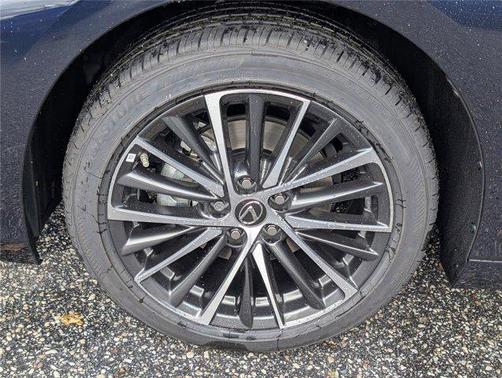 2025 Lexus ES 300h Base