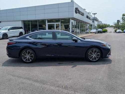 2023 Lexus ES 350 Base