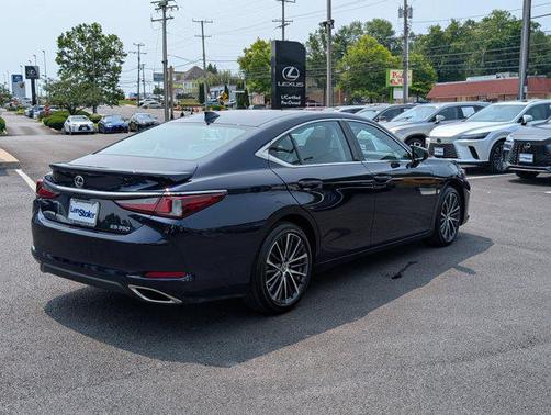 2023 Lexus ES 350 Base
