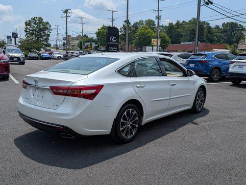 2018 Toyota Avalon XLE