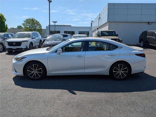 Eminent White Pearl 2025 Lexus ES 350 Base