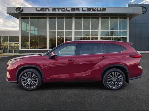2022 Toyota Highlander Hybrid Platinum