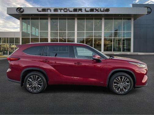 2022 Toyota Highlander Hybrid Platinum