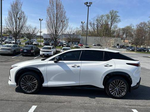2023 Lexus RZ 450e Luxury
