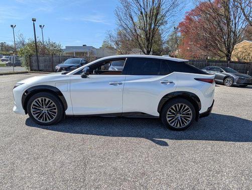 Eminent White Pearl 2023 Lexus RZ 450e Luxury