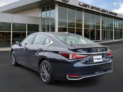 2025 Lexus ES 300h Base