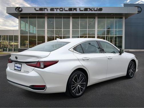 2025 Lexus ES 300h Base