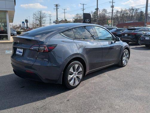 2022 Tesla Model Y Long Range Dual Motor All-Wheel Drive