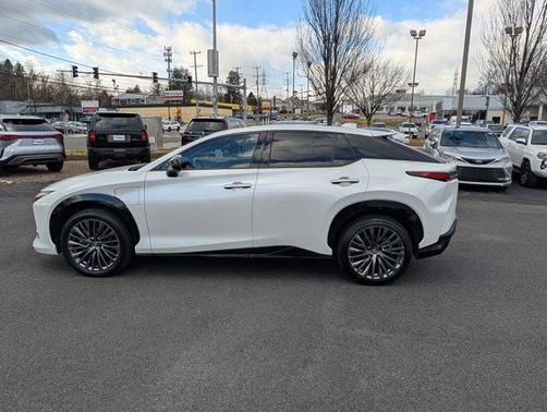 2023 Lexus RZ 450e Luxury