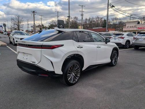 2023 Lexus RZ 450e Luxury