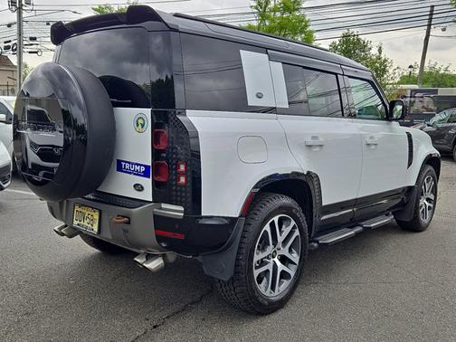 2023 Land Rover Defender X-Dynamic SE