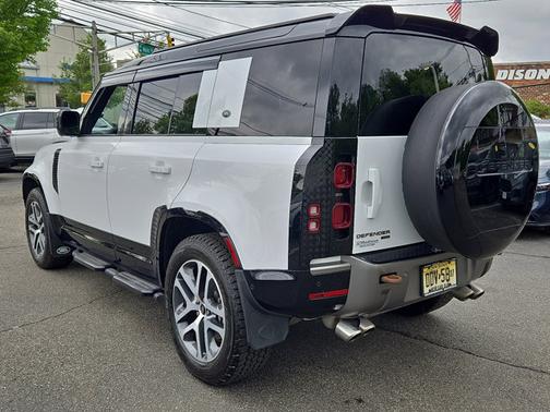 2023 Land Rover Defender X-Dynamic SE