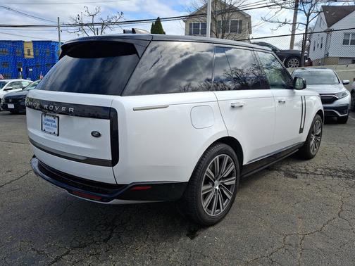 2023 Land Rover Range Rover SE