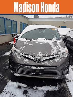 2020 Toyota Sienna XLE