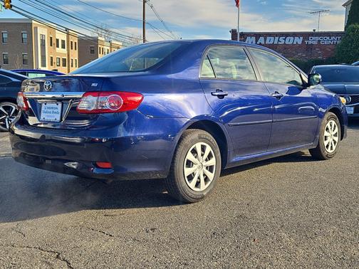 2011 Toyota Corolla LE