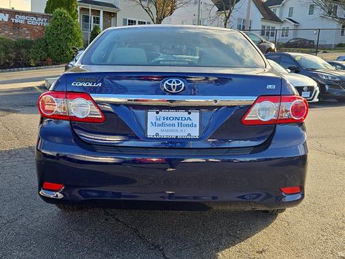 2011 Toyota Corolla LE