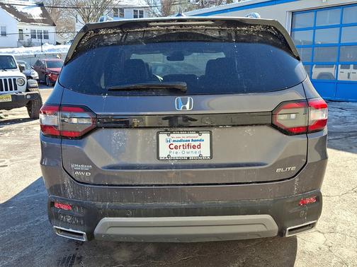 2025 Honda Pilot Elite