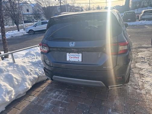 2025 Honda Pilot Elite