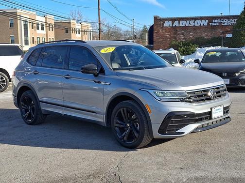 2023 Volkswagen Tiguan SE R-Line Black