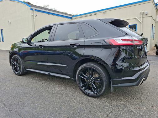 2022 Ford Edge ST