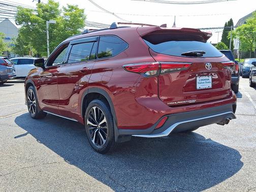 2022 Toyota Highlander XSE