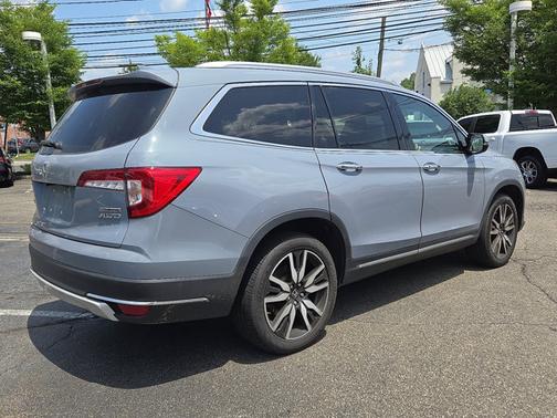 2022 Honda Pilot Touring 7-Passenger