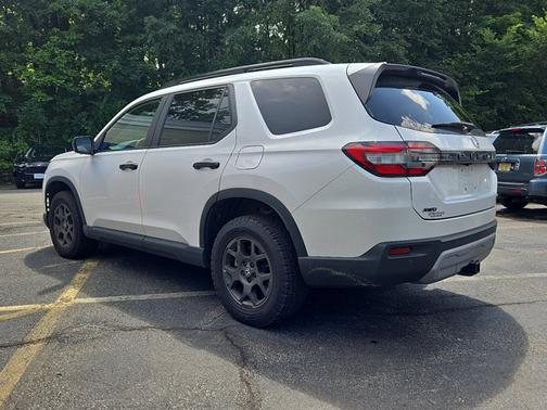 2023 Honda Pilot TrailSport