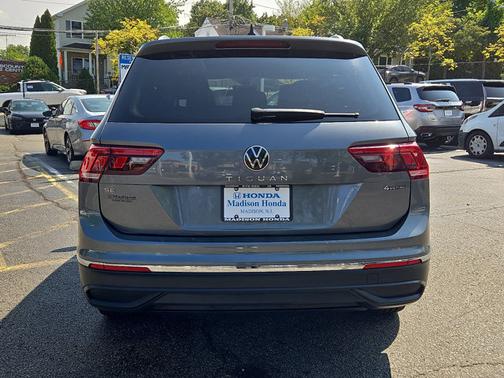 2022 Volkswagen Tiguan SE