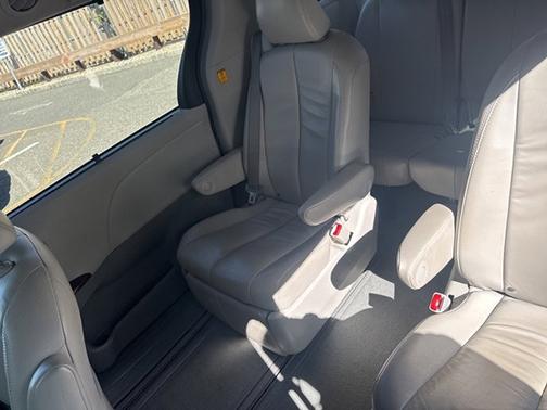 2013 Toyota Sienna XLE