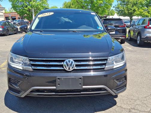Deep Black Pearl   2T2t 2021 Volkswagen Tiguan 2.0T SE