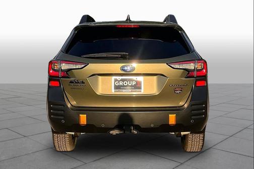Autumn Green Metallic 2022 Subaru Outback Wilderness