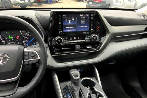 2022 Toyota Highlander Hybrid XLE
