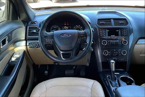 2017 Ford Explorer Base