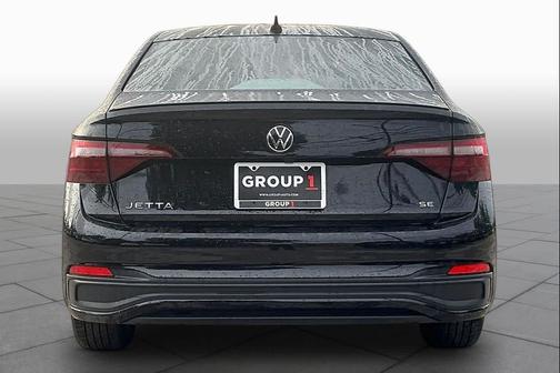 Deep Black Pearl 2024 Volkswagen Jetta 1.5T SE