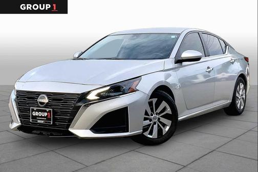 Brilliant Silver Metallic 2023 Nissan Altima S FWD