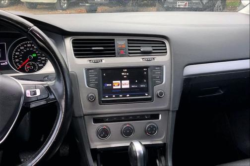 2017 Volkswagen Golf SportWagen TSI SEL