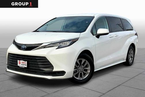 2022 Toyota Sienna LE