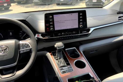 2024 Toyota Sienna XLE