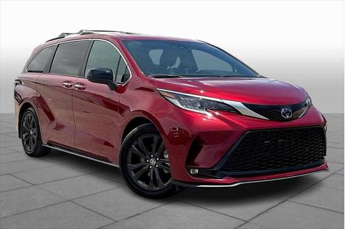 2023 Toyota Sienna XSE 7 Passenger