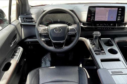 2023 Toyota Sienna L