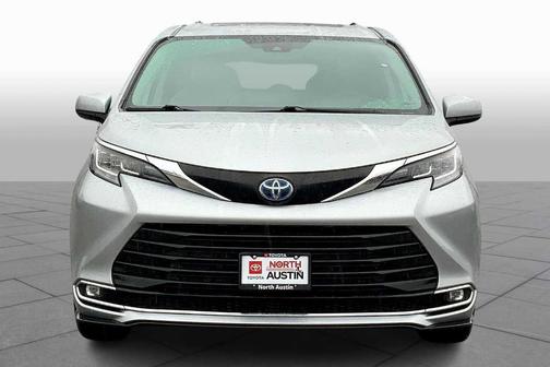 2022 Toyota Sienna XLE