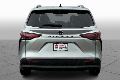 2022 Toyota Sienna XLE