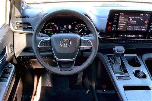 2024 Toyota Sienna XSE 7 Passenger