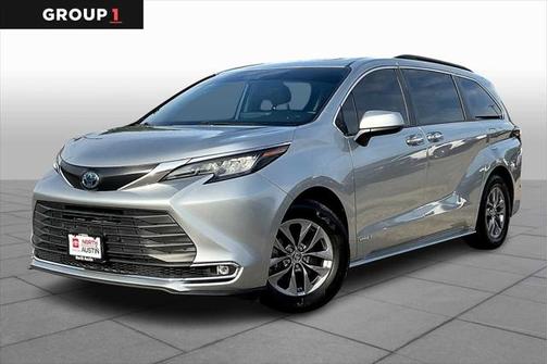2021 Toyota Sienna XLE 8 Passenger