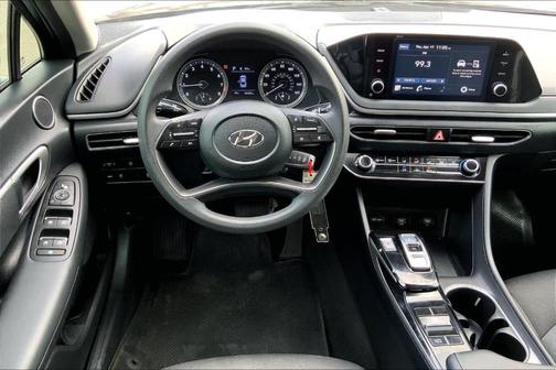 2022 Hyundai SONATA SE