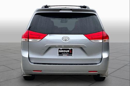 Silver Sky Metallic 2013 Toyota Sienna XLE