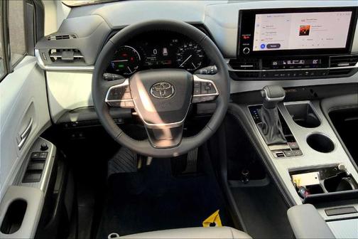 2025 Toyota Sienna XLE