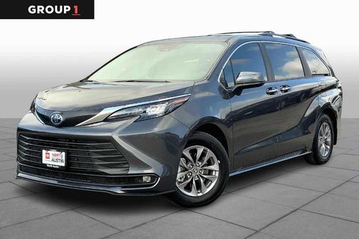2025 Toyota Sienna XLE